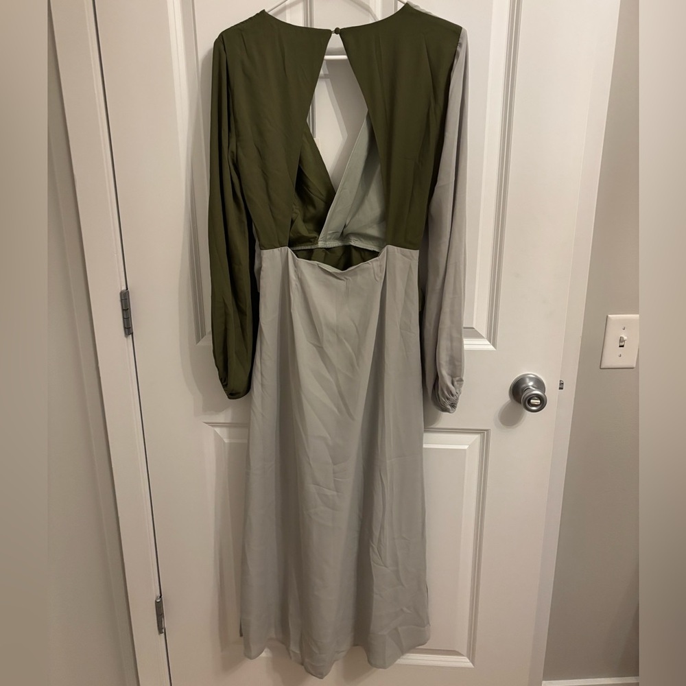 NWT Pretty Lavish Knot front midi dress women’s size 4 - Picture 5 of 9